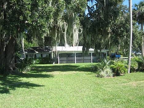 1st image of 2125 Lakeshore Dr