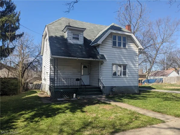 328 Pioneer St, Akron, OH 44305