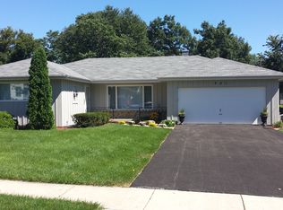 251 S Hickory Ave, Bartlett, IL 60103