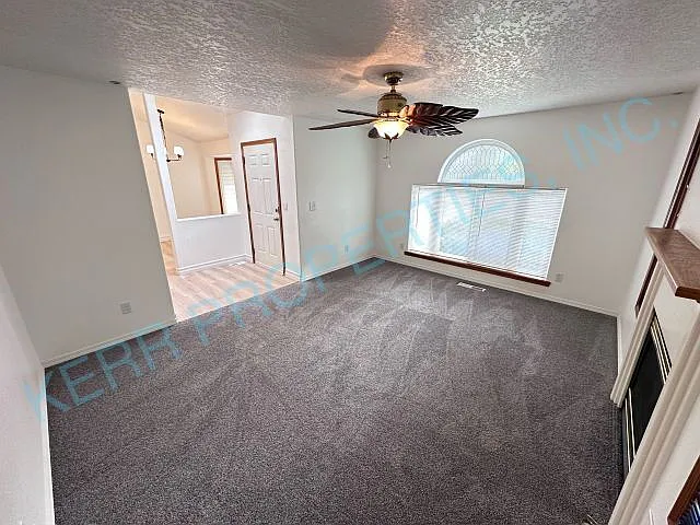 Charming 3-Bedroom Haven with 2 Baths in Gresham Your Perfect 1364 Sq Ft Retreat! — Photo 3