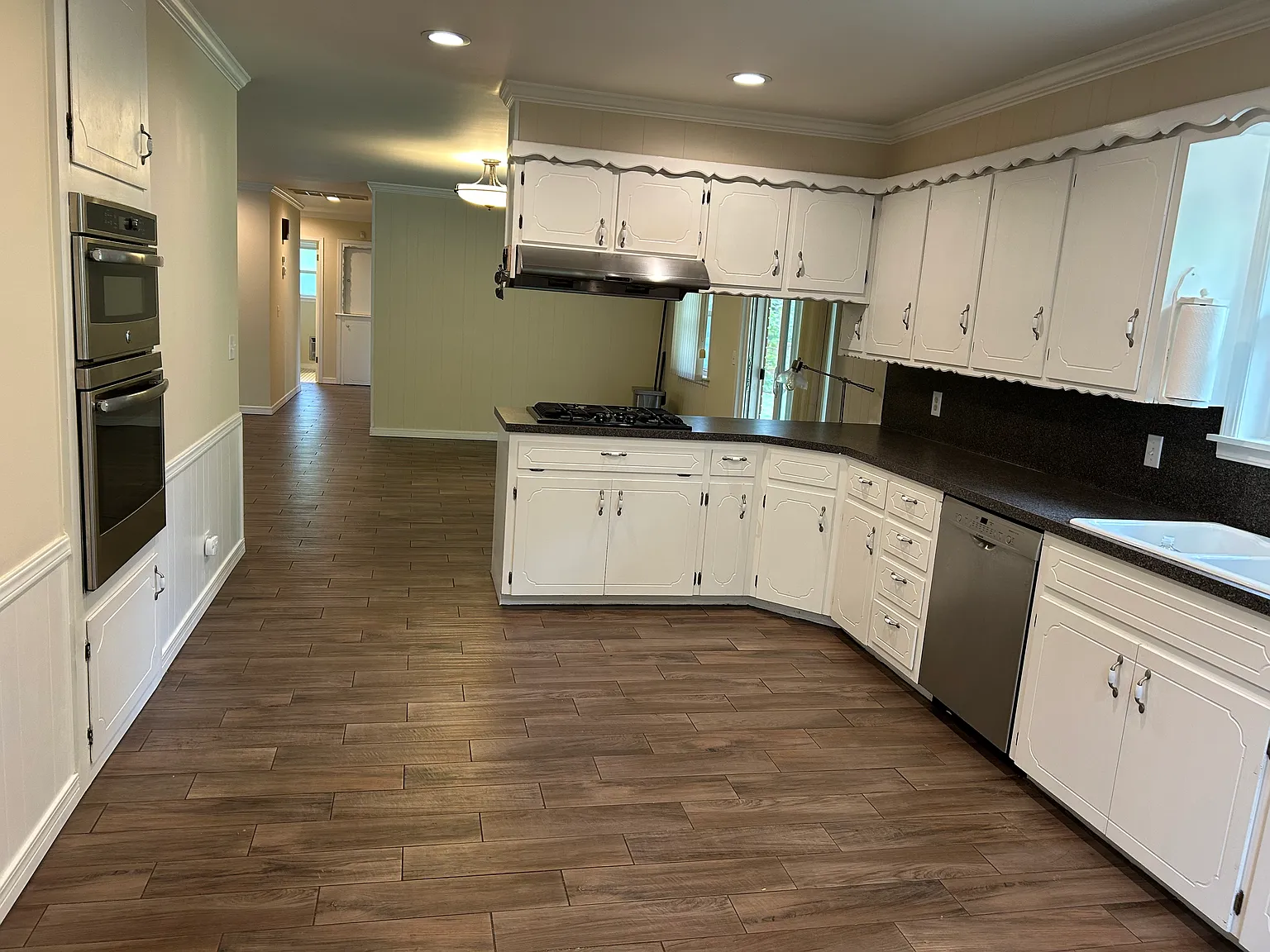 713 W Oakland St — Photo 2