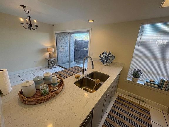 5th image of 4033 Henley Rd #1707