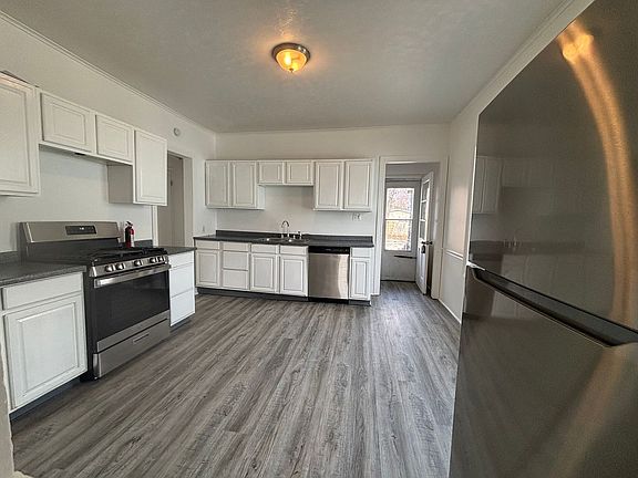 5th image of 13436 Astor Ave