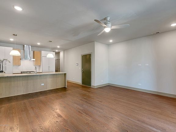 3rd image of 4956 N Western Ave #2S