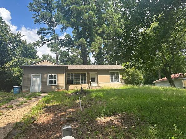 2711 Brookhollow Dr
