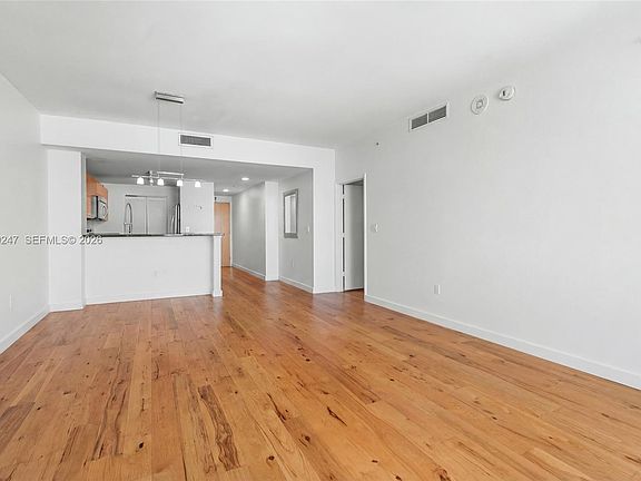5th image of 253 NE 2nd St APT 1007