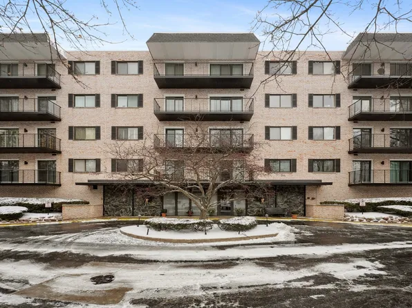 1S150 Spring Rd APT 4-K, Oakbrook Terrace, IL 60181
