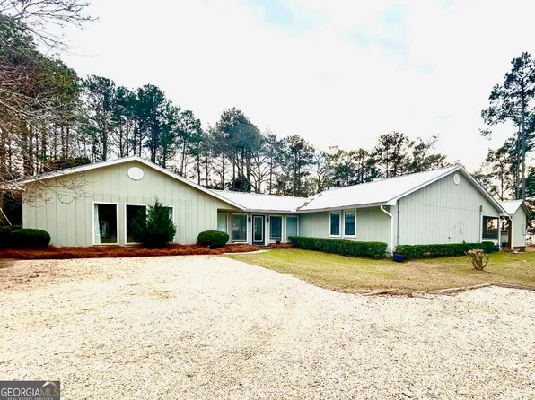 110 Lakeview Dr, Fort Gaines, GA 39851