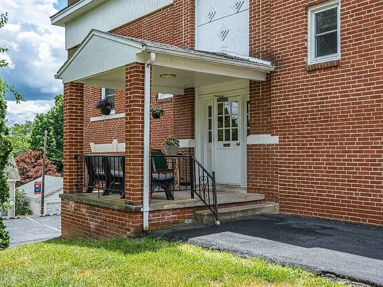 Schoolhouse Apartments — Photo 11