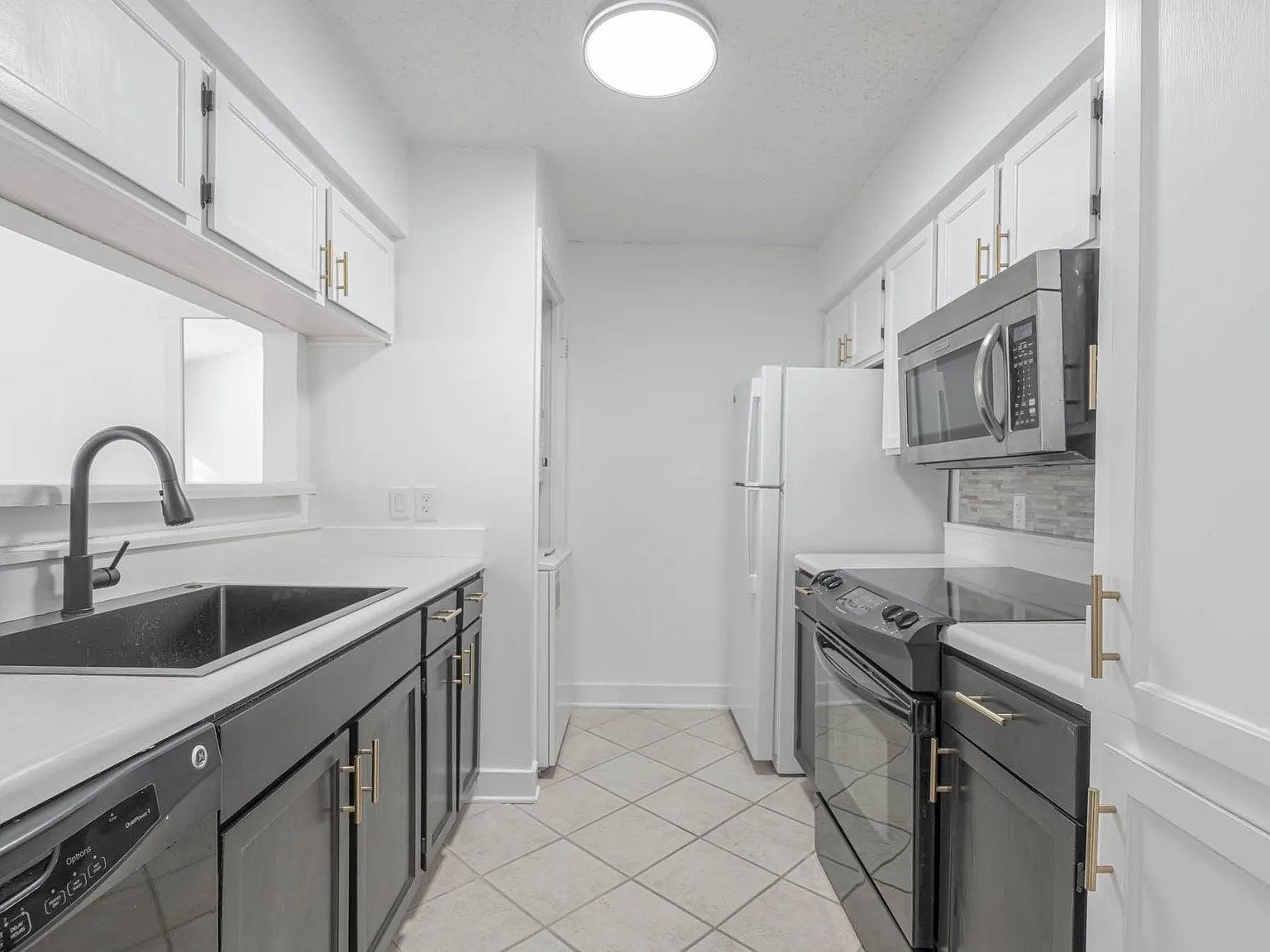 2 bed, 2.0 bath, 1155 sqft, $1,600 — Photo 4