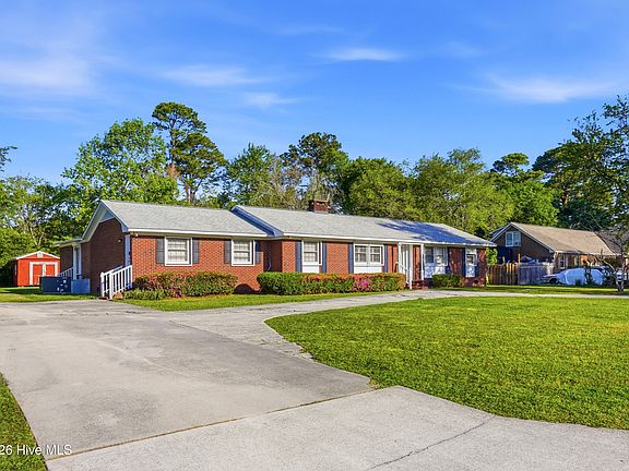 3rd image of 327 Pinecliff Drive