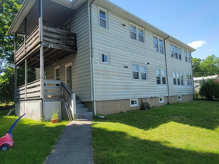 21-23 Grafton Ave #21 — Photo 16