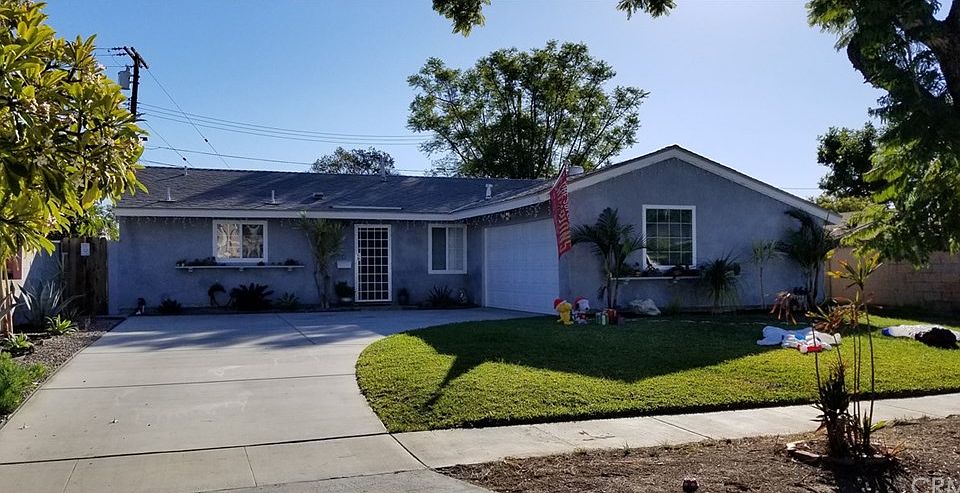 1st image of 3646 W Glenroy Ave