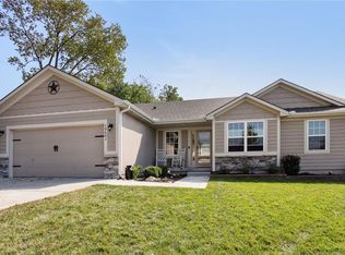19601 W 198th St, Spring Hill, KS 66083