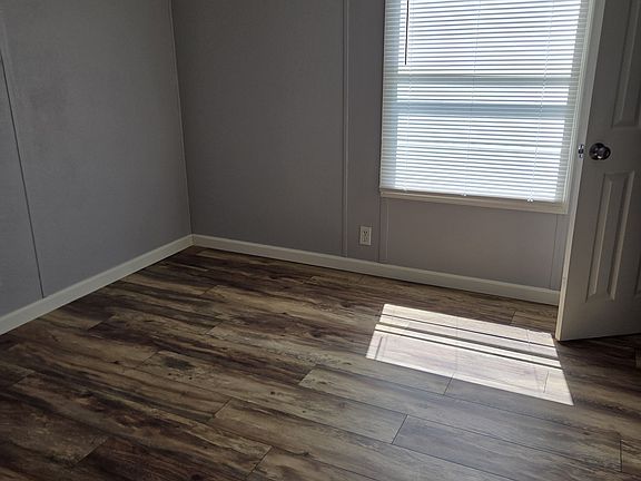 2nd image of 209 Crosswhite Ln