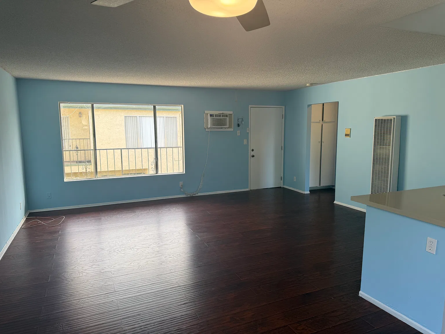 6624 Woodley Ave — Photo 2