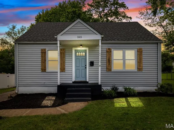 165 Aubuchon St, Florissant, MO 63031