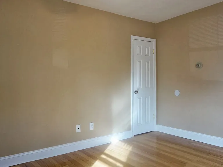 8105 Greenwood Ave — Photo 10