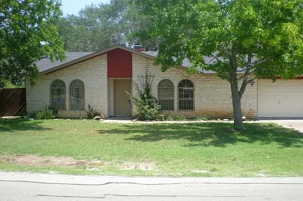 2508 Peach Tree Ln — Photo 10