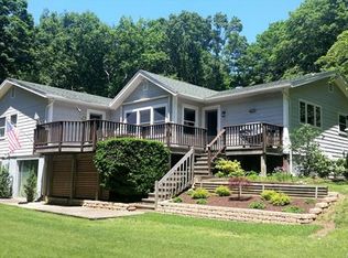 189 Hattertown Rd, Newtown, CT 06470