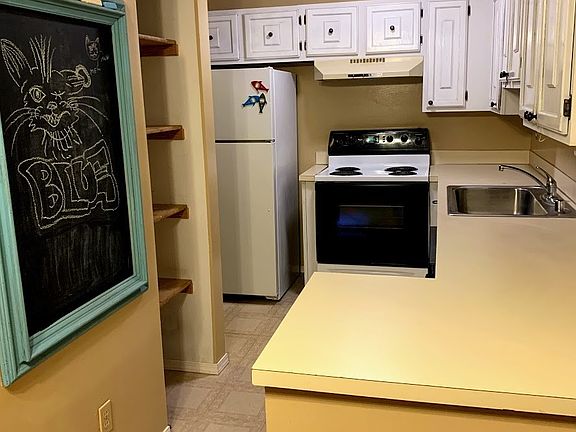 3rd image of 500 N National Ave #4