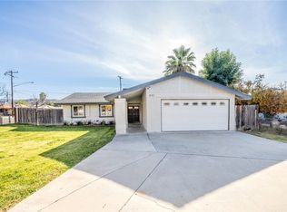 885 E Wright St, Hemet, CA 92543