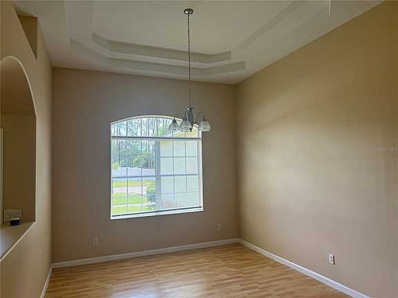 5th image of 18 Poinbury Dr
