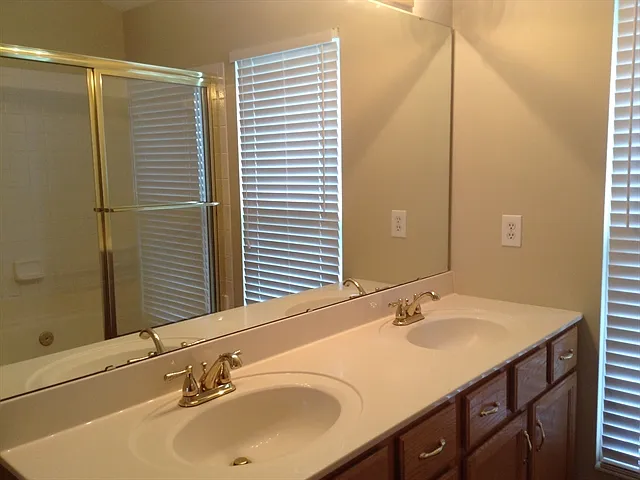 4838 Dartmouth Dr — Photo 9