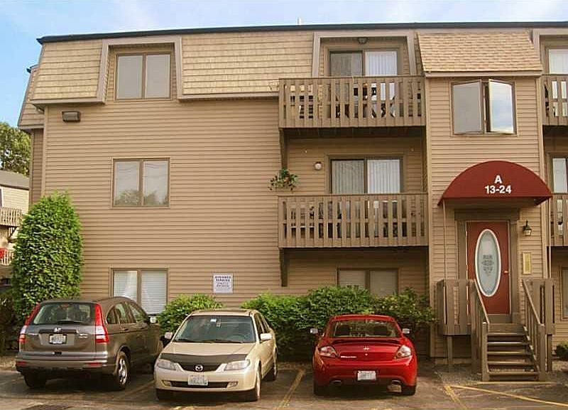 1st image of 22 Village Ct #22