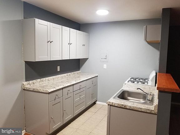 5th image of 311 Dawson Ave APT 9
