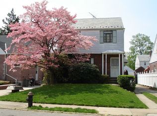 67-44 183rd St, Flushing, NY 11365