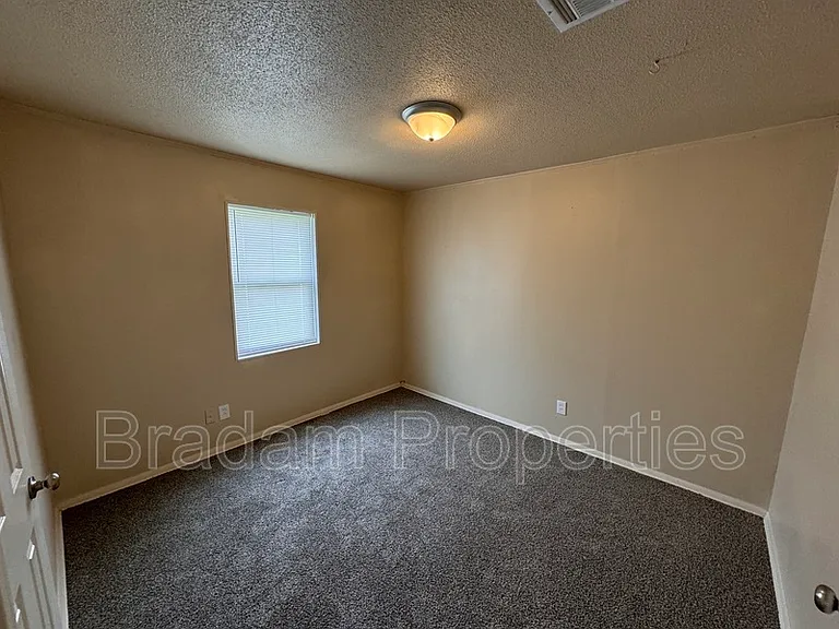 503 N Beaumont St — Photo 5