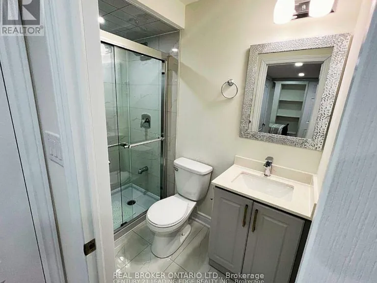 70 Campwood Cres — Photo 11