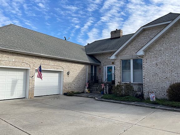 3rd image of 237 Saint James Ln