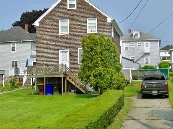 32 Woodstock St, Fall River, MA 02724