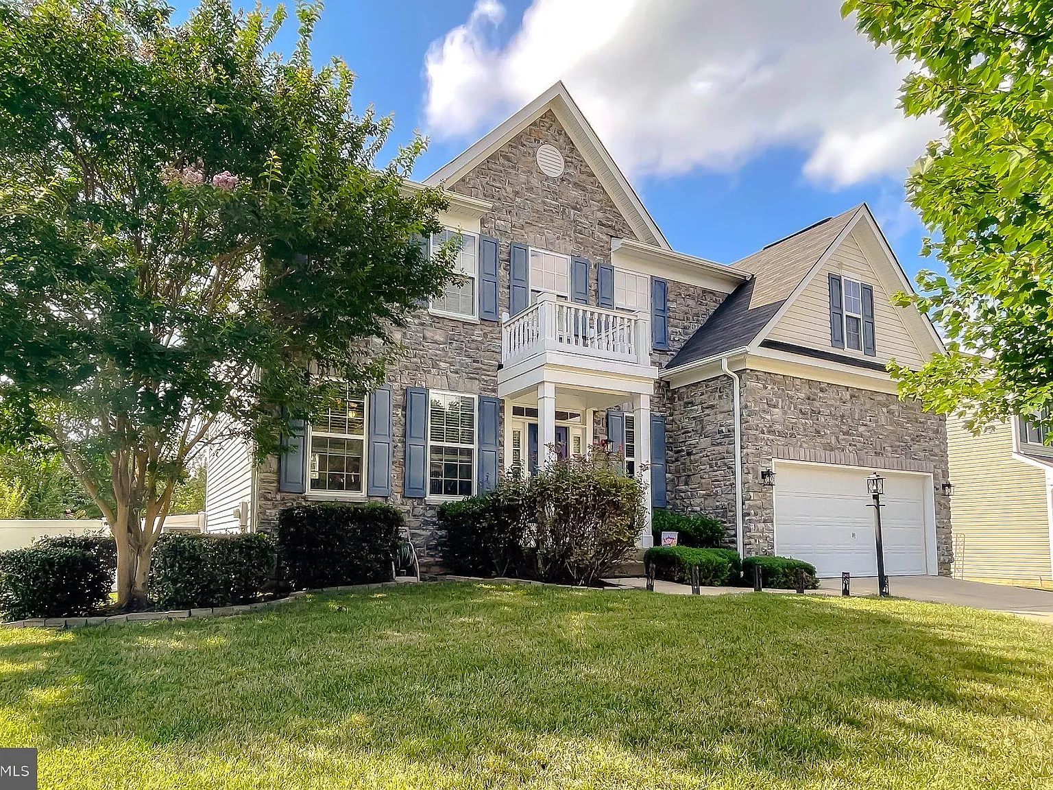 5 bed, 3.5 bath, 3396 sqft, $2,990 — Photo 1
