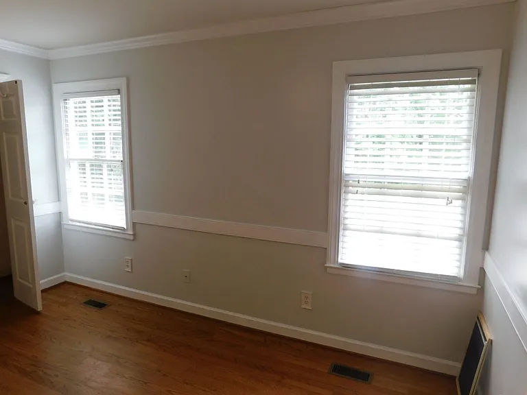 2905 Mandy Ln — Photo 14