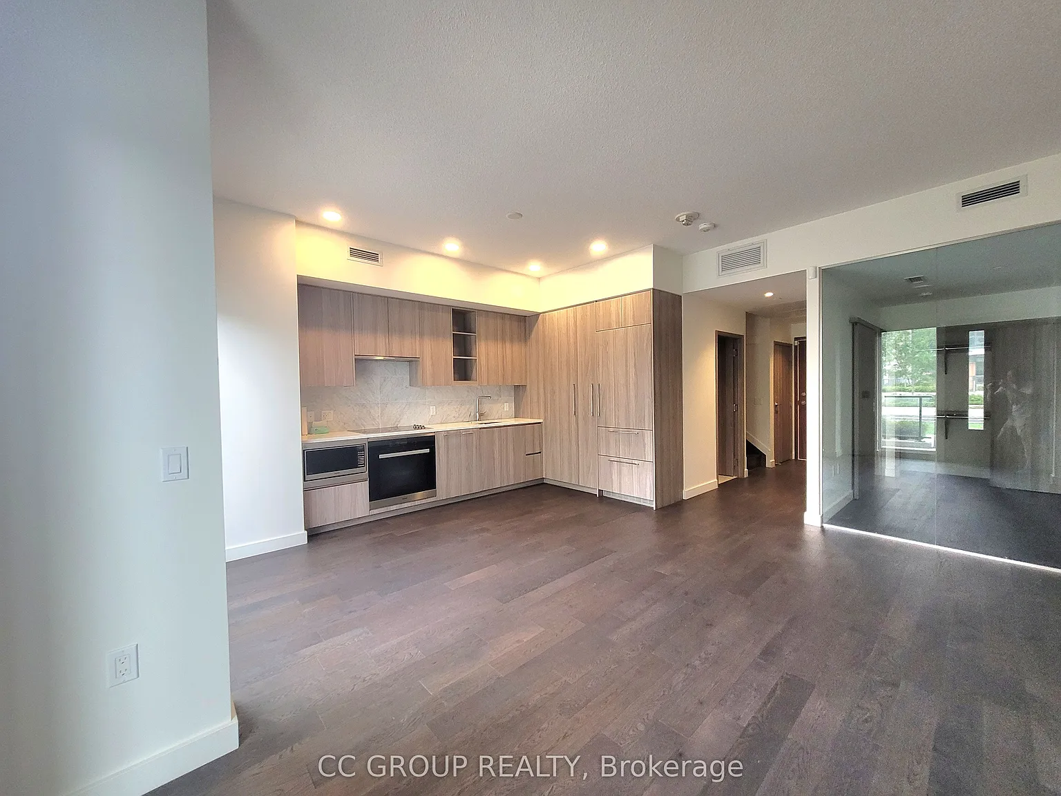 3 bed, $4,500 — Photo 4