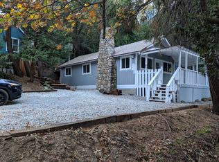 781 N Village Ln, Crestline, CA 92325
