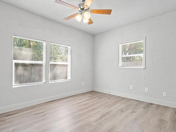 5th image of 1508 N Park St