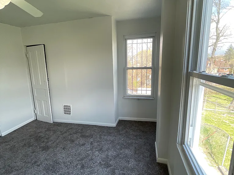 1367 Montezuma St — Photo 27