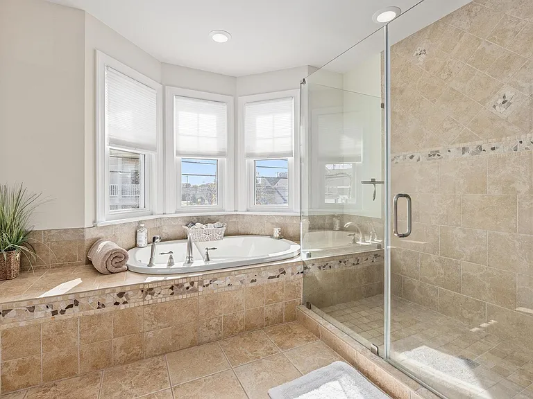 29 N Iroquois Ave — Photo 29