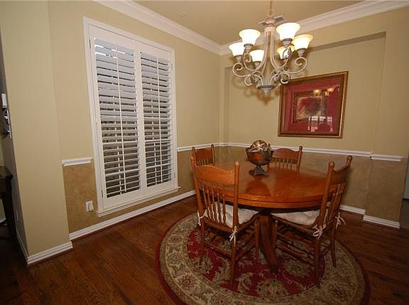 5th image of 2112 Whitney Ln