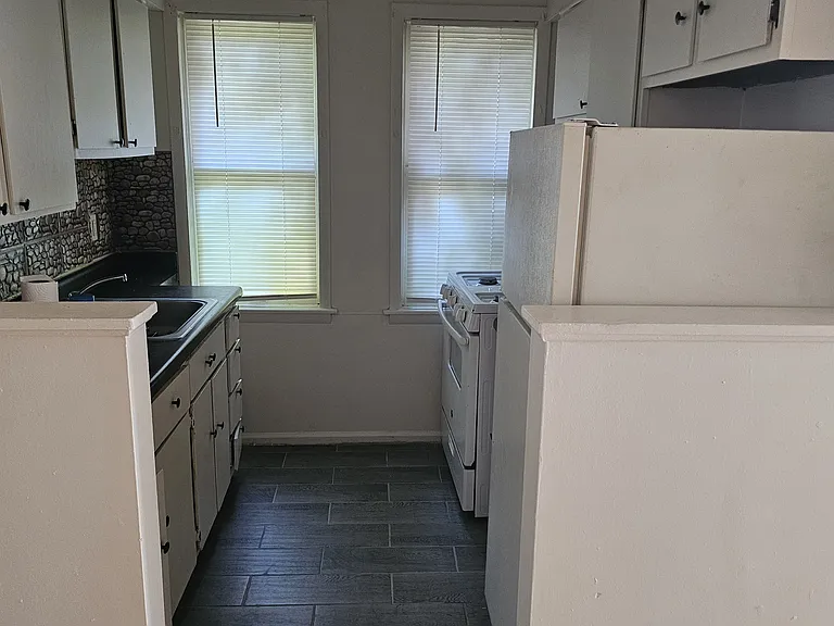 691 Madelon Ct — Photo 8