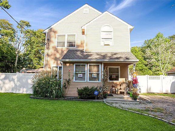 3rd image of 41 West Dr