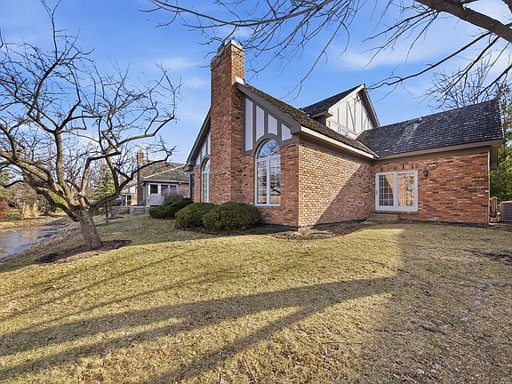 5th image of 26 Lake Ridge Club Dr