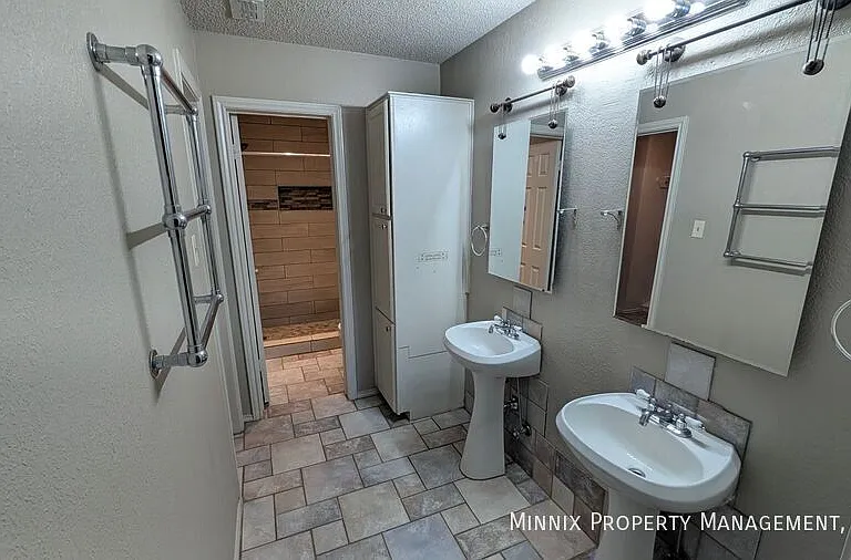 3409 103rd St — Photo 15