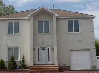 3444 Parkway Dr, Baldwin, NY 11510