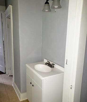 2nd image of 3562 Carnes Ave