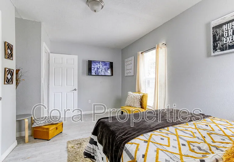 685 Sears Ave NE #4 — Photo 42